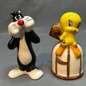 Vintage Tweety and Sylvester Salt and Pepper shakers